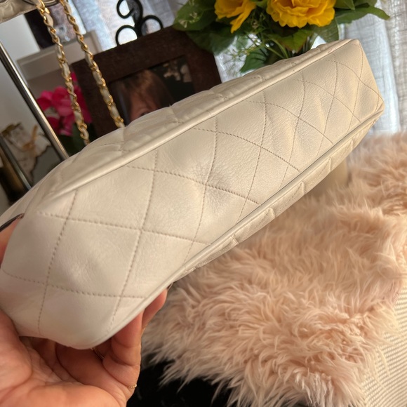Vintage Chanel tote - Picture 10 of 14